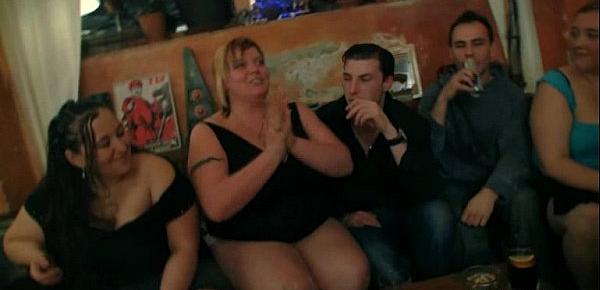  Hot bbw party in the pub